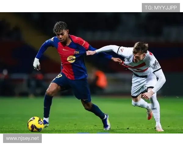 巴萨防线稳定性仍存隐患,对赛季关键阶段走势造成影响