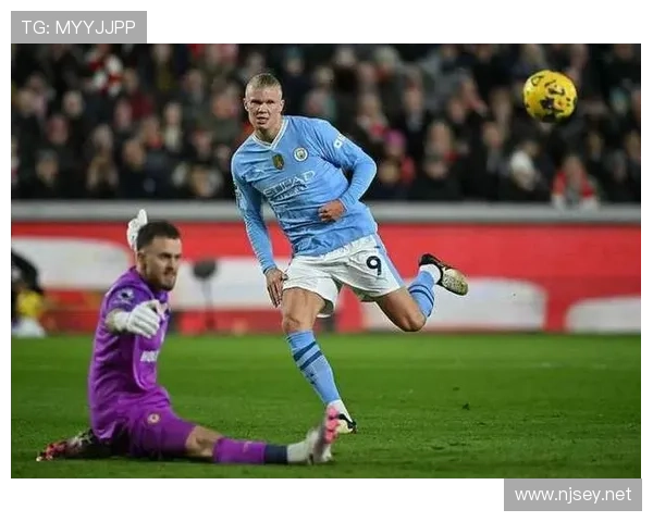 亚马尔 vs 哈兰德：新锐天才的风格差异与成长路径