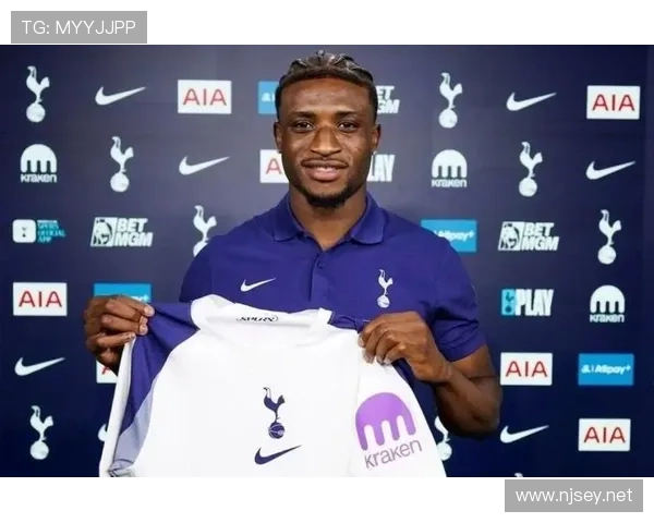 库杜斯:从阿贾克斯核心到西汉姆关键先生的生涯转折