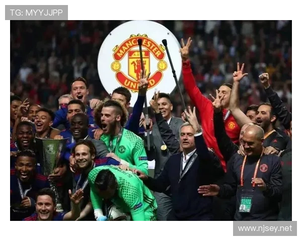 曼联看似在重建,其实在不断修补 曼联看似在重建,其实在不断修补