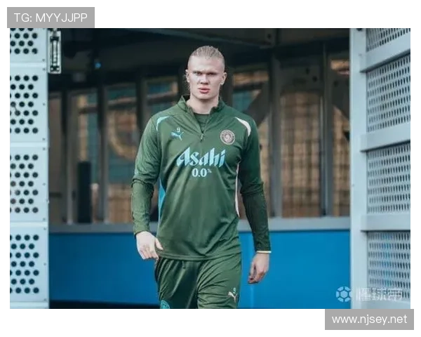 阿圭罗与哈兰德射门路径分散，团队驱动效率上升趋势