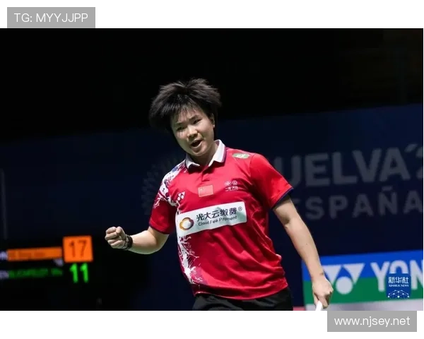 何冰娇一抬手那只包比我一个月房租还抢镜