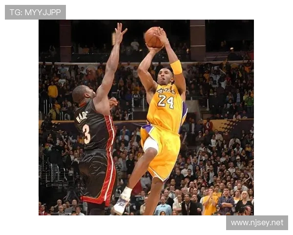 理查德·汉密尔顿无球跑动多于科比助活跃进攻效率提升